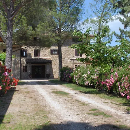 Locazione Turistica Valfabbrica Ferienhaus *