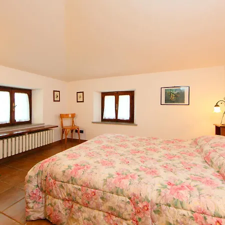 Locazione Turistica Valfabbrica Ferienhaus Giomici